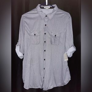 Cute ladies black and white blouse